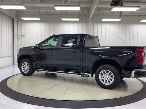 Used 2021 Chevrolet Silverado 1500 LT w/ Diesel Off-Road Package AWD/4WD image 6