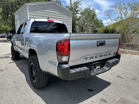 Used 2022 Toyota Tacoma SR RWD image 4