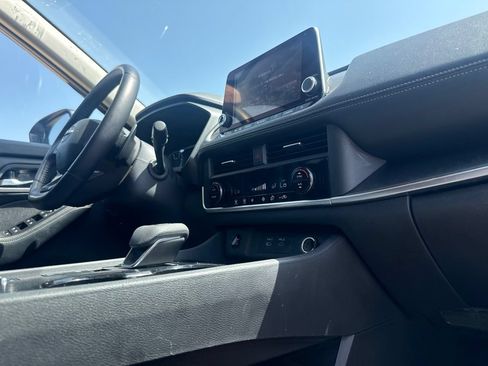 Certified 2025 Nissan Rogue SV FWD image 24