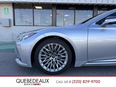 Used 2024 Lexus LS 500 w/ Interior Upgrade Package image 4
