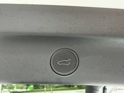 Used 2023 Tesla Model Y Performance AWD/4WD image 41