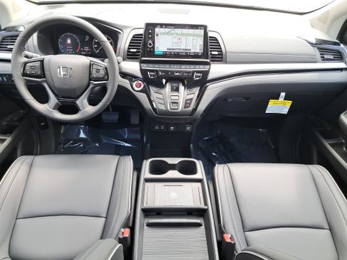 New 2026 Honda Odyssey Touring image 14