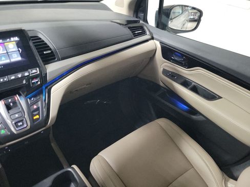 Certified 2023 Honda Odyssey Touring image 18