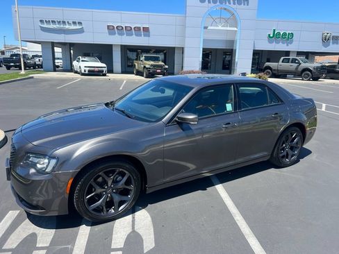 Used 2023 Chrysler 300 S RWD image 3
