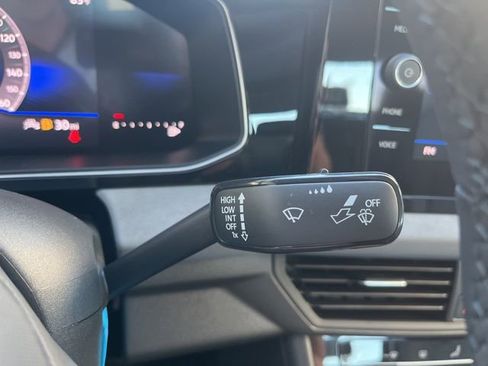 New 2026 Volkswagen Jetta SE FWD image 12