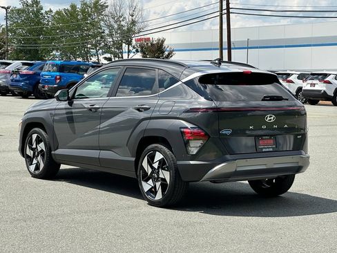 Used 2024 Hyundai Kona Limited FWD image 3