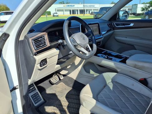 Used 2025 Volkswagen Atlas SEL Premium R-Line AWD/4WD image 21