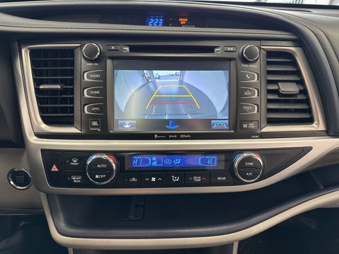 Used 2018 Toyota Highlander Limited Platinum image 28