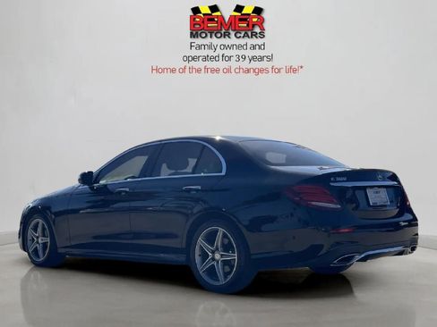 Used 2017 Mercedes-Benz E 300 4MATIC image 3