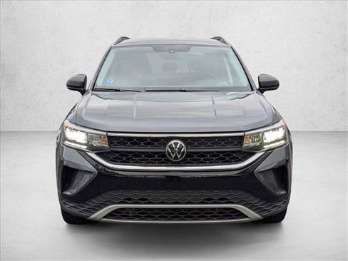 Used 2023 Volkswagen Taos S image 2