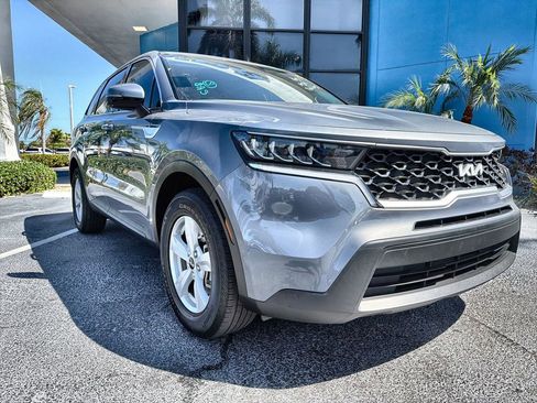 Used 2023 Kia Sorento LX image 18