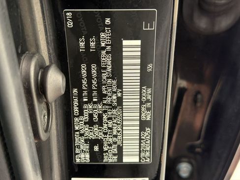 Used 2018 Toyota 4Runner Limited AWD/4WD image 26