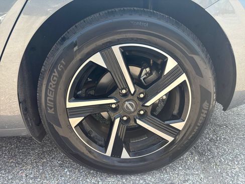 Used 2025 Nissan Sentra SV FWD image 20