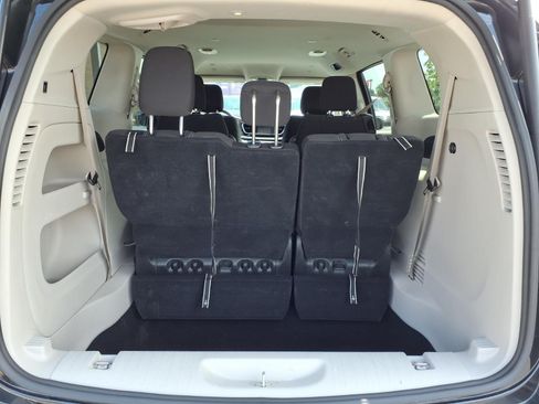 Certified 2023 Chrysler Voyager LX FWD image 19