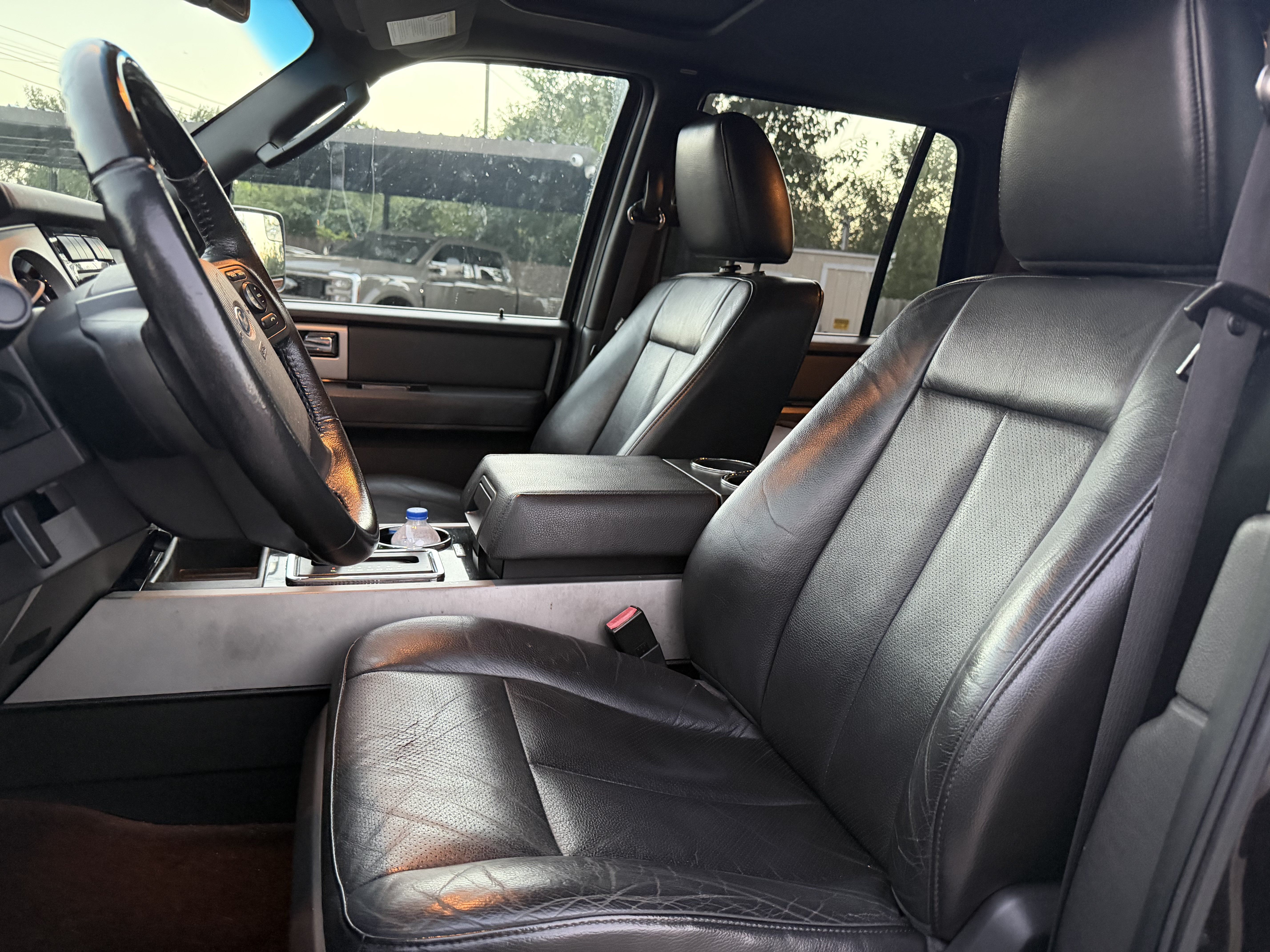 Used 2013 Ford Expedition Limited RWD image 10