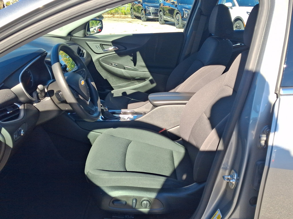 Used 2025 Chevrolet Malibu LT FWD image 23
