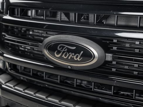 Used 2022 Ford F250 Lariat w/ Black Appearance Package AWD/4WD image 5
