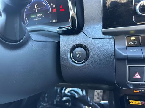 Used 2025 Toyota Camry SE image 20