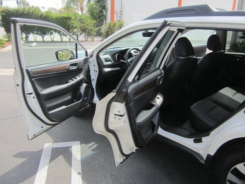 Used 2017 Subaru Outback 2.5i Limited image 22