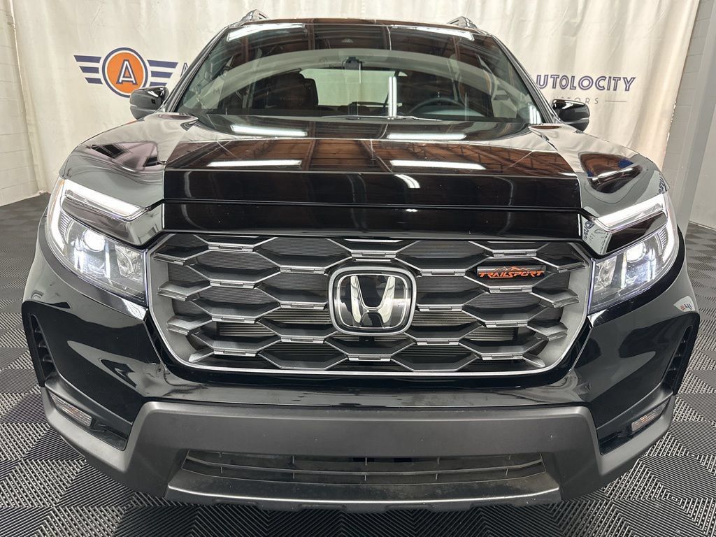 Used 2025 Honda Passport TrailSport image 4
