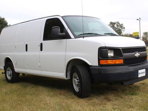 Used 2009 Chevrolet Express 2500 image 8
