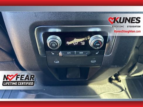 Used 2023 GMC Yukon AT4 image 28