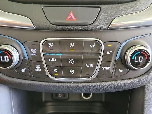 Used 2018 Chevrolet Equinox LT FWD image 31