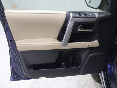 Used 2018 Toyota 4Runner Limited AWD/4WD image 16