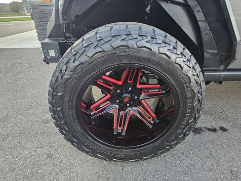 Used 2018 Jeep Wrangler Unlimited Sport image 15