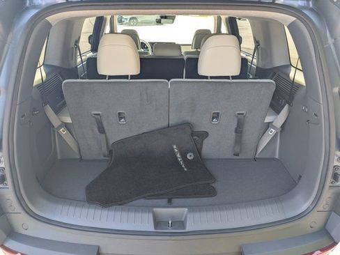Used 2025 Hyundai Santa Fe Limited FWD image 17