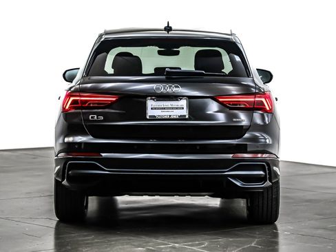 Used 2021 Audi Q3 2.0T Premium image 3
