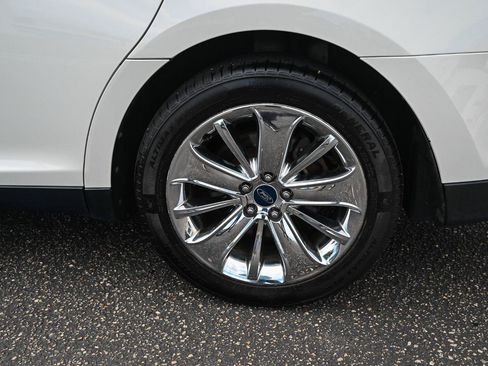 Used 2010 Ford Taurus Limited FWD image 13
