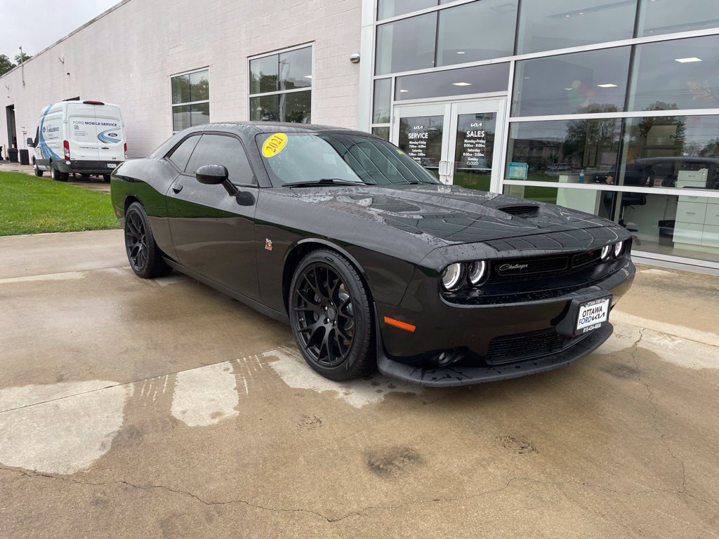 Used 2021 Dodge Challenger R/T Scat Pack RWD image 1