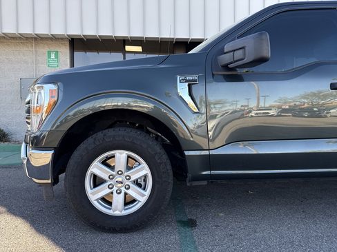 Used 2021 Ford F150 XLT w/ Trailer Tow Package image 4