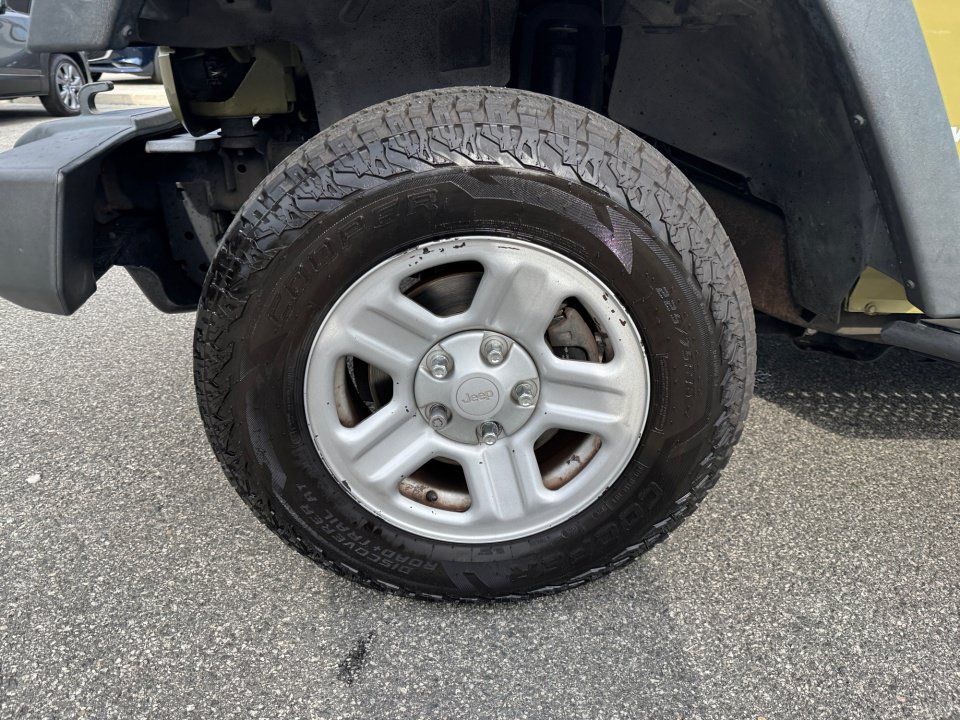 Used 2013 Jeep Wrangler Unlimited Sport w/ Connectivity Group AWD/4WD image 31