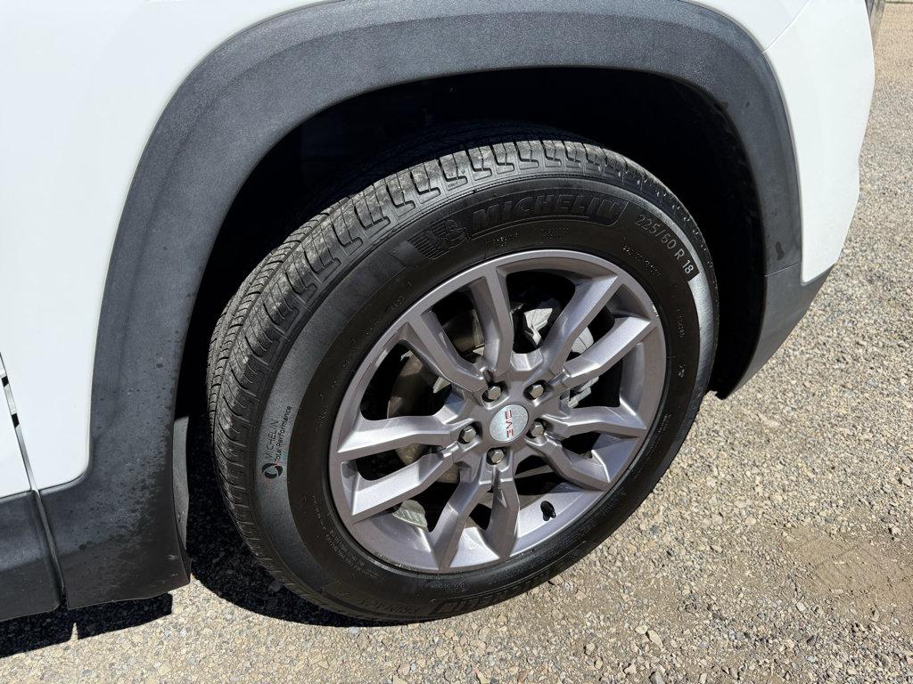 Used 2022 GMC Terrain SLT w/ Tech Package AWD/4WD image 9