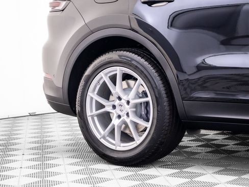 New 2026 Porsche Cayenne AWD/4WD image 33