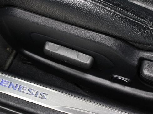 Used 2016 Hyundai Genesis Coupe 3.8 RWD image 24