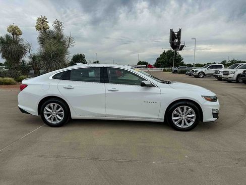Used 2024 Chevrolet Malibu LT FWD image 2