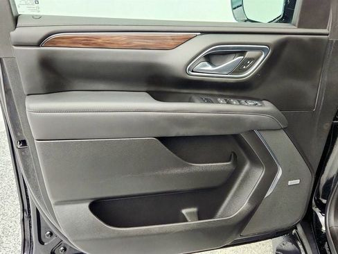 Used 2023 Chevrolet Suburban Z71 w/ Off-Road Capability Package image 11