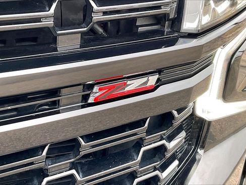 Used 2021 Chevrolet Tahoe Z71 w/ Luxury Package image 9