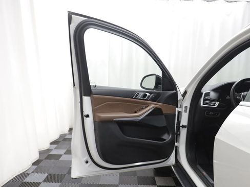 Used 2019 BMW X5 xDrive40i w/ Convenience Package image 4