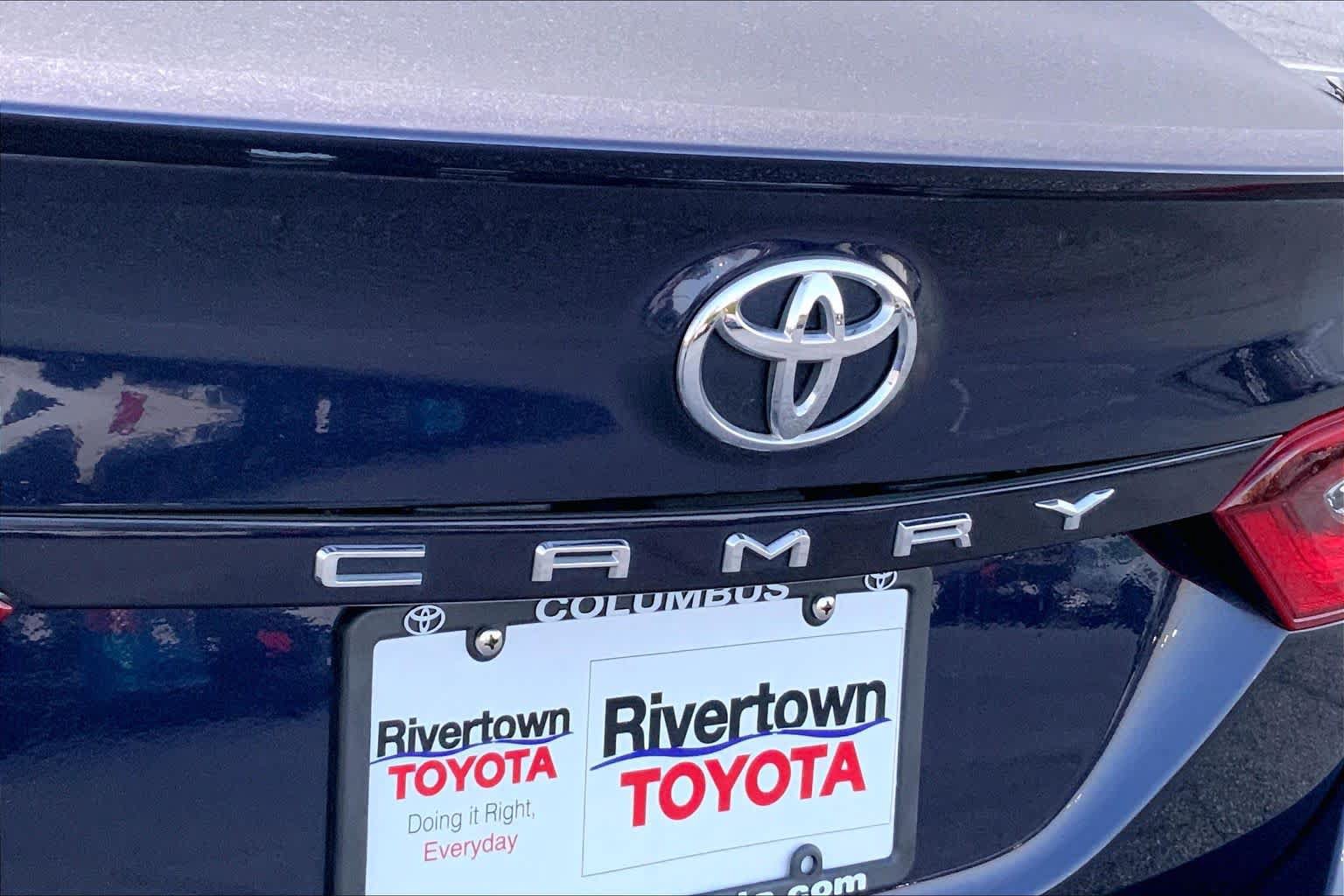 Used 2022 Toyota Camry SE w/ Convenience Package FWD image 30