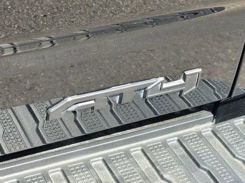 Used 2022 GMC Sierra 1500 AT4 w/ AT4 Premium Package image 8