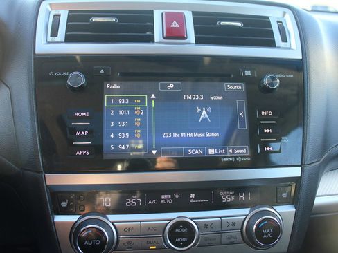 Used 2017 Subaru Outback 2.5i Premium image 17