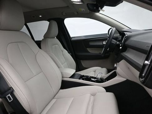 Used 2024 Volvo XC40 B5 Plus w/ Climate Package AWD/4WD image 34