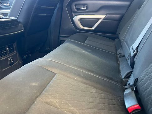 Used 2018 Nissan Titan SV w/ SV Convenience Package RWD image 5