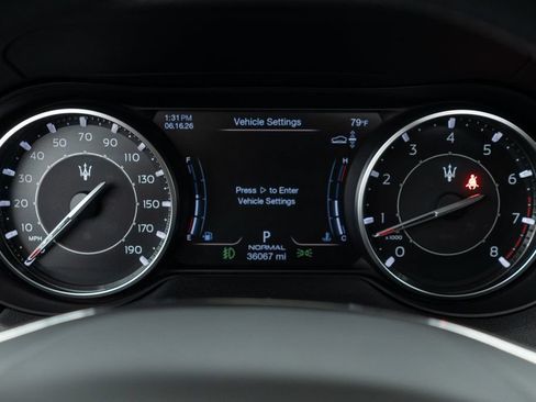 Used 2022 Maserati Levante GT AWD/4WD image 17