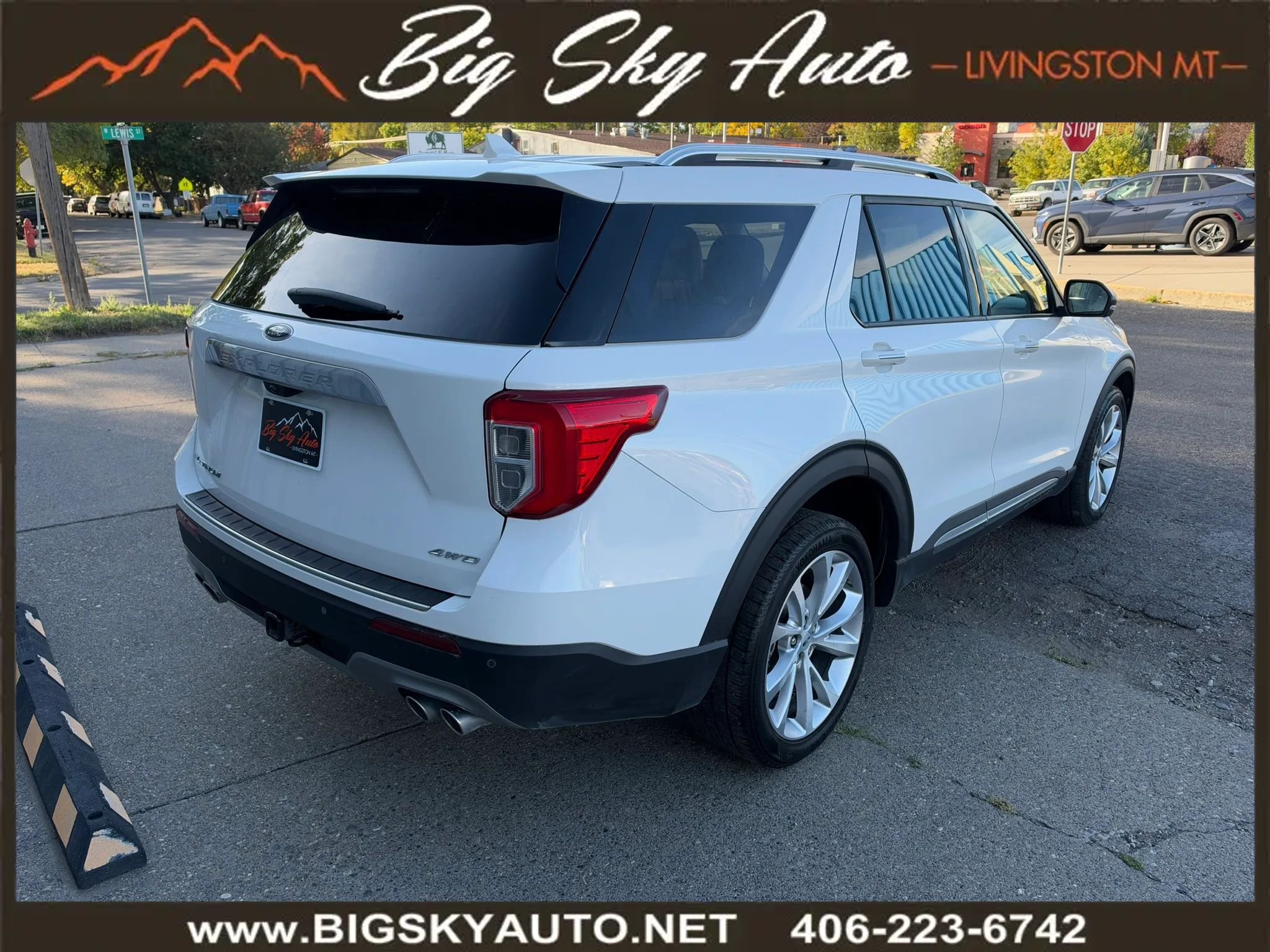 Used 2022 Ford Explorer Platinum w/ Equipment Group 601A AWD/4WD image 7