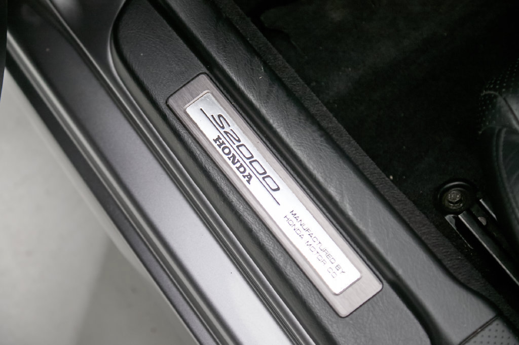 Used 2000 Honda S2000 image 25